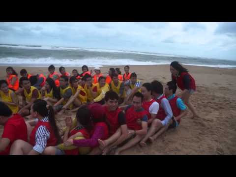 NUS Technology - Team Building Bãi Biển - Chuyền Người