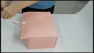 Boite Demballage En Carton Pliable De Luxe. Disponible En Differente Couleur.