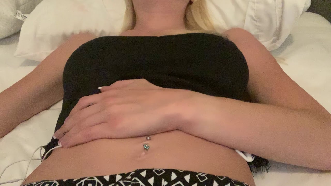 Belly button fingering between girls orgasms