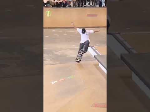FLIP IN AND FLIP OUT IS EASY FOR DENIS SILVA #SHORTS