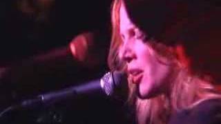 Watch Allison Moorer I Aint Giving Up On You video
