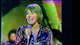Watch Helen Reddy Raised On Rock video