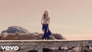 Watch Shakira King And Queen video