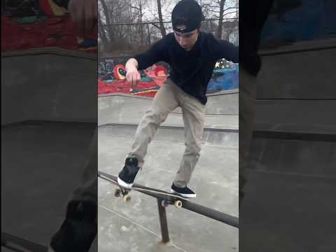 Jacob Jensen three different front blunts #allineedskate #skateboarding #skateeverydamnday