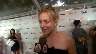 Piper Perabo on the LOOPER red carpet