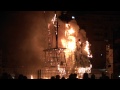 Crema Falla Nou Campanar Valencia 2013. La estructura no termina de caer