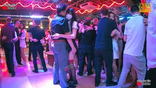 June 14, 2024 The Best Dance Hall In Chongqing Is Crowded With People Every Day