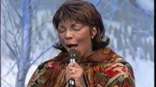 Watch Natalie Cole Jingle Bells video
