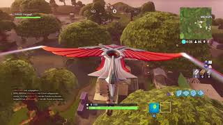 Fortnitesuche Zwischen Einer Sitzbank, Einem Eiswagen Und Einem Hubschrauber