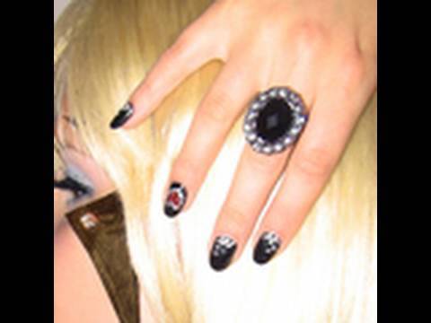 Nail art tutorial inspired by Lady Gaga poker face, simple nails