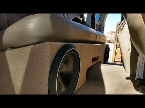 Lifted CHEVY with BUMPING Rockford Fosgate System!!(old recorded video,not best quality)
