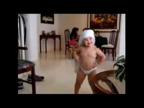 BABY Dancing like SHAKIRA --- INCREDIBLE ---WAKA WAKA.flv