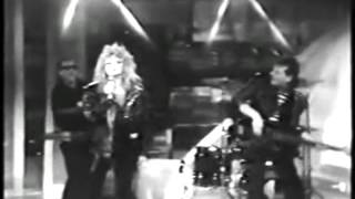 Watch Bonnie Tyler Hide Your Heart video