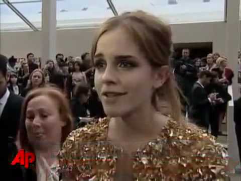 emma watson burberry show. [HQ] Emma Watson#39;s Interview for Associated Press - Burberry Show