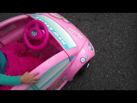 Volkswagen Beetle de la Barbie de FisherPrice ImpoCash 