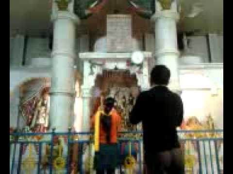 Shri Krishan Govind Hare Murari Hey Nath Narayan Vasudeva