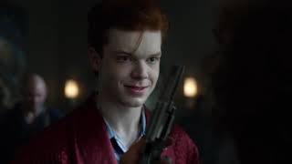 Gotham 2x02 Jerome Plays Russian Roulette