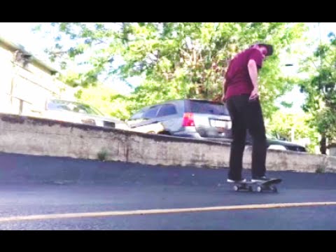 Perfect Blunt Hardflip To Fakie!