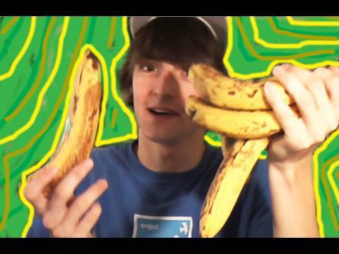 Eating Bananas and Answering Your Tweets!!