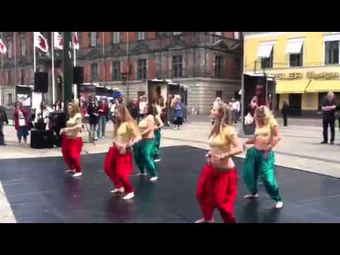 Munni badnaam Hui and Desi girl Dance medley