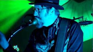 Watch Primus Mr Know It All video