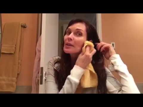 60 Sec. Health Tips with Carol Alt: Facial Scrubs