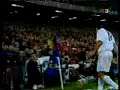 barcelona fans throw pig head at luis figo برشلونة و رأس الخنزير