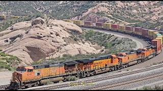 Giant Bnsf Trains Meet In Sullivans Curve At Cajon P