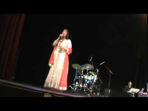 Alka Yagnik Live in Concert in Atlanta-Raah Mein Unse Mulakaat...