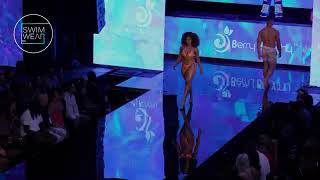 Kathryn Celestre - 4K Slow Motion - Berry Beachy Art Hearts Ss 2025