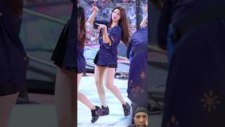 Cheerleader Ktwiz Hold Kim Haeri Jeongwon