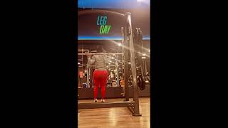 Suelen Bissolati Barbell Lunges
