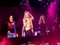 La sassarese Cristina Dore a Torino sul palco con Shakira