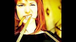 Watch Paramore Perfect video