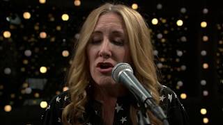 Watch Lee Ann Womack Mama Lost Her Smile video