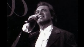 Watch Engelbert Humperdinck Moonlight Becomes You video