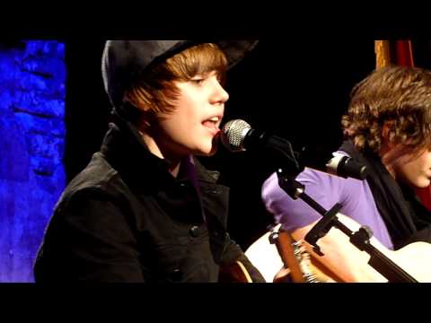 Justin Bieber - ONE LESS LONELY GIRL - Concert Priv� Paris. 3:50. The November 25, Justin Bieber was in Paris. Here in the studios of Radio GOOM. justin bieber in concert one less lonely girl. Justin Bieber - ONE LESS LONELY GIRL - Concert Priv� Paris. 3:50. The November 25, Justin Bieber was in Paris. Here in the studios of Radio GOOM.
