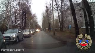 Видео В Твери сбили пешехода на улице Хромова от TVERNEWS Тверь, улица Хромова, Тверь, Россия