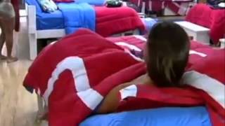 A Fazenda 5 Nicole Bahls Descuida E Paga Peitinho Veja.flv