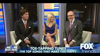 Anna Kooiman Hot Legs - Fox & Friends - 042615