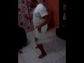 A que ponto o pai chega para fazer sua filha comer