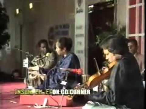 AYE ISHQ HUMEIN BARBAAD NA KAR-NAYYRA NOOR.wmv