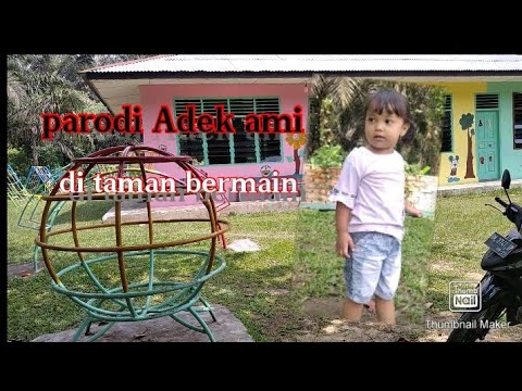 parodi Adek AMI di taman bermain