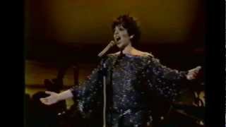 Watch Liza Minnelli I Happen To Like New York video