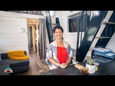 She lives simply in this gorgeous tiny house ❤️ desain interior rumah