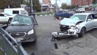 Видео В Туле на Красноармейском проспекте столкнулись две иномарки от ТелеТула, улица Щегловская засека, Тула, Россия