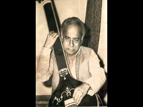 Pandit Vasantrao Deshpande sings Kashi Ya Tyaju