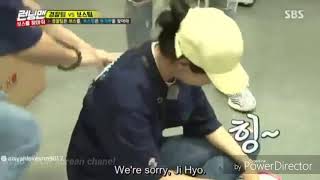 Park Seo Joon and Song Ji Hyo laugh together