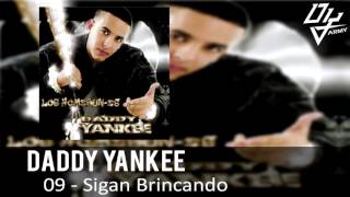 Watch Daddy Yankee Sigan Brincando Los Homerunes video