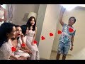 Trường Giang tận tình phục vụ Bà xã Nhã Phương bằng cách cầm đèn hắt sáng cho đội phụ dâu chụp hình